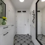 דירה One Br Free Parking Center *