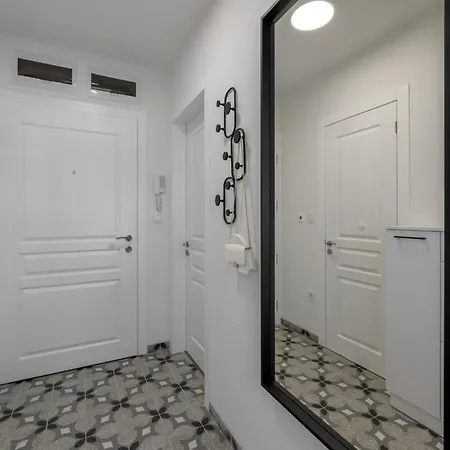 公寓 One Br Free Parking Center