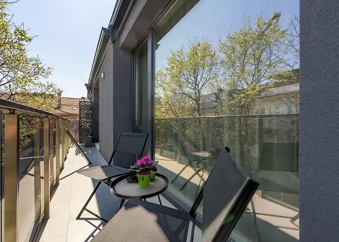 Apartment One Br Free Parking Center