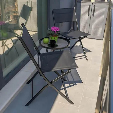 One Br Free Parking Center アパート *