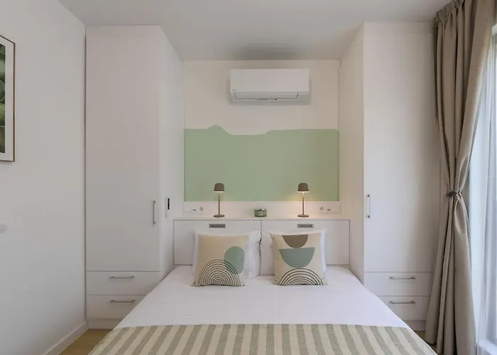 One Br Free Parking Center Apartment *