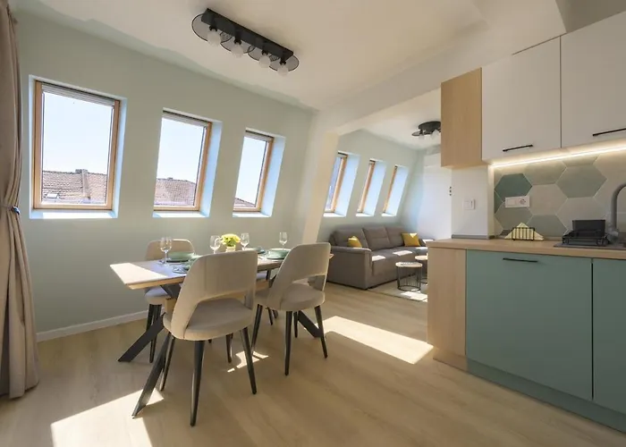 One Br Free Parking Center Apartment *